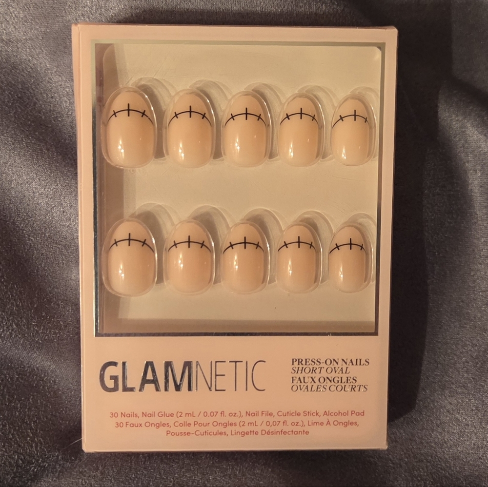 Glamnetic Halloween "All Stitched Up" Press On Nails - Short Oval - Picture 1 of 2